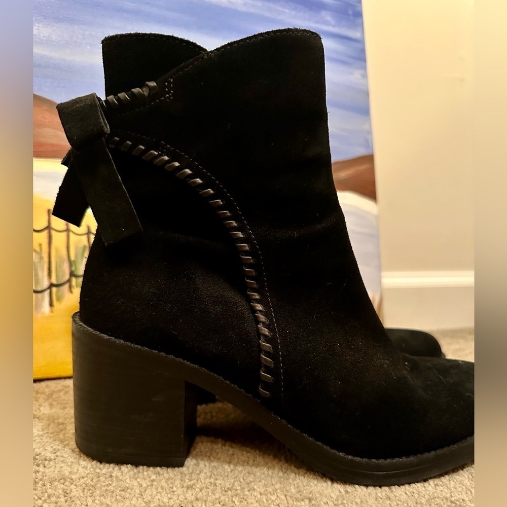 UGG Fraise Whipstitch Suede Boot - Picture 2 of 9